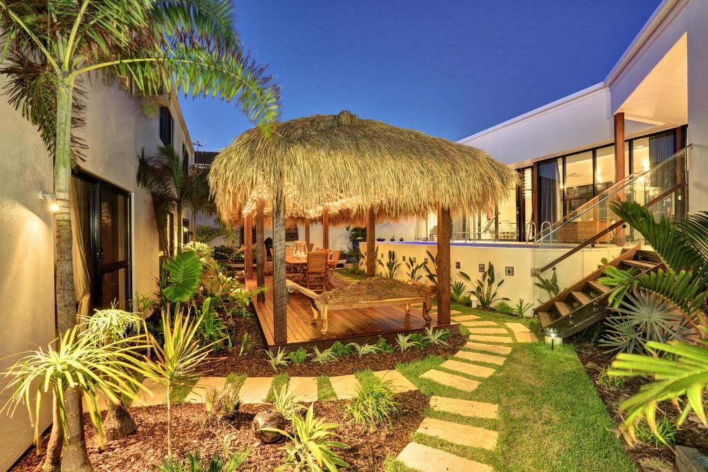 Zen Beach Retreat Hotel Bargara Exterior photo